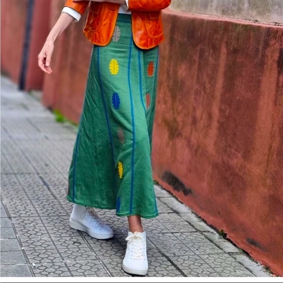 Zara Green Skirt with Multicolor Accents - Picture 5 of 15